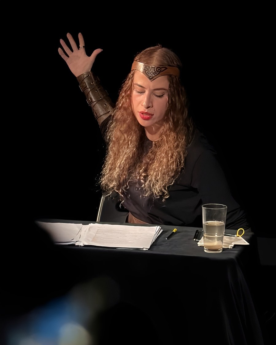 Faeze Qasemi as Gordafarid in Sohrabkoshi, ACUD Theater Berlin 2026